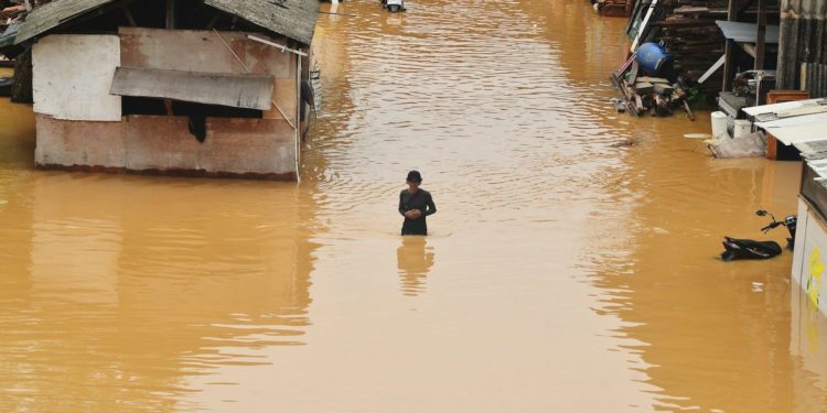 Inondations au Népal : plus de 900 morts