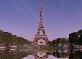 Tour Eiffel, l'éviction des femmes pour une visite privée fait polémique