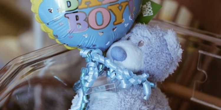 Un bébé mort noyé dans un seau d'eau de javel