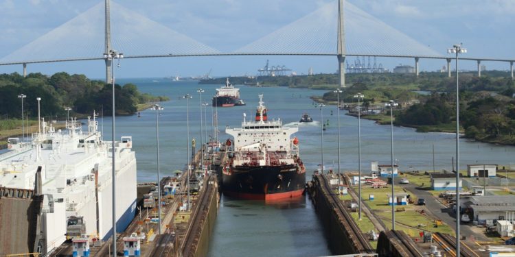 Sécheresse El Niño : le canal de Panama va réduire son trafic