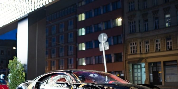 Il percute une Bugatti à près de quatre millions d'euros