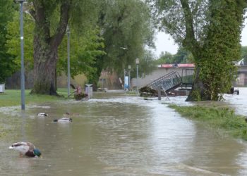 Décrue progressive amorcée dans le Gard et l'Hérault