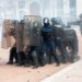 Blocage des lycées : un élève a eu la main arrachée par une grenade