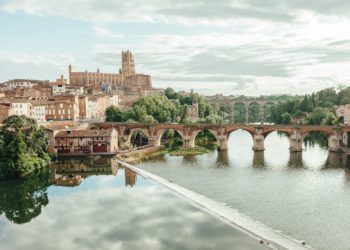 Albi, blessé, il est sauvé des eaux du Tarn par deux policiers